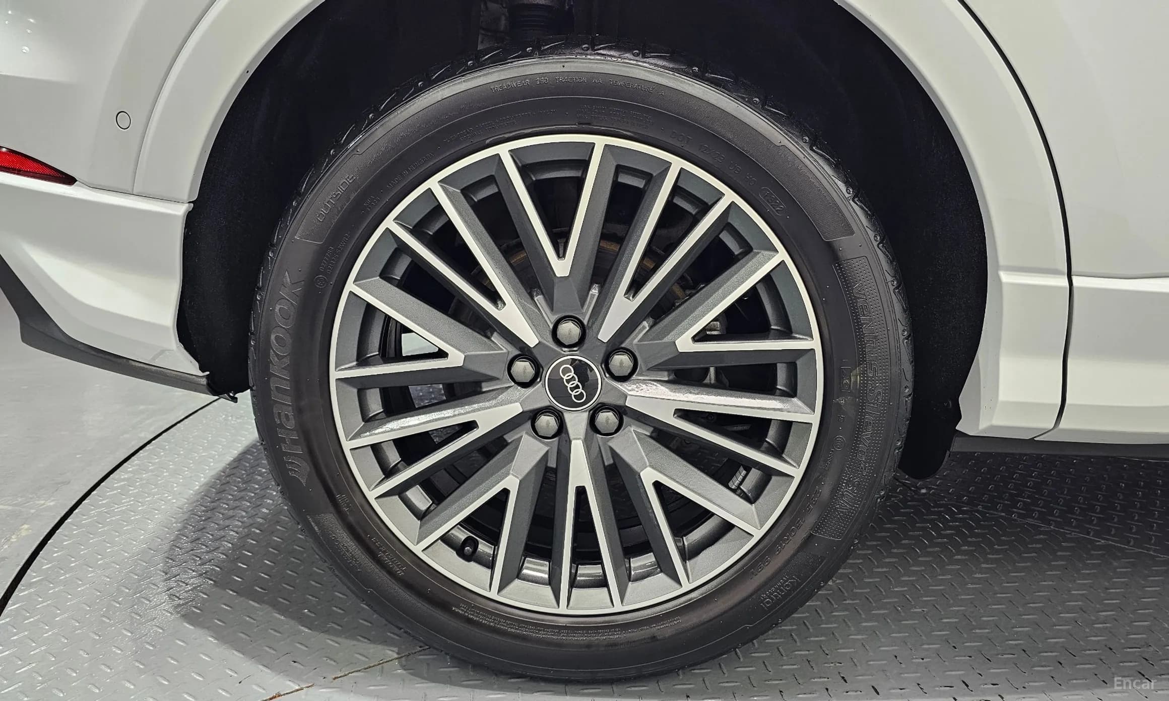 Q3 (F3)