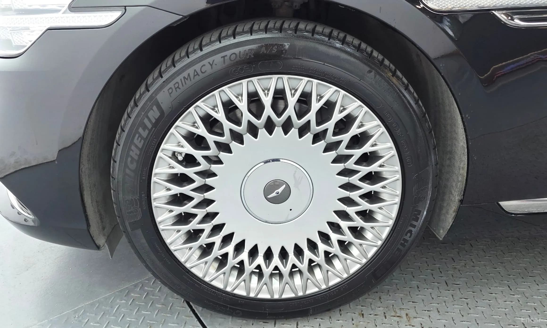 G90