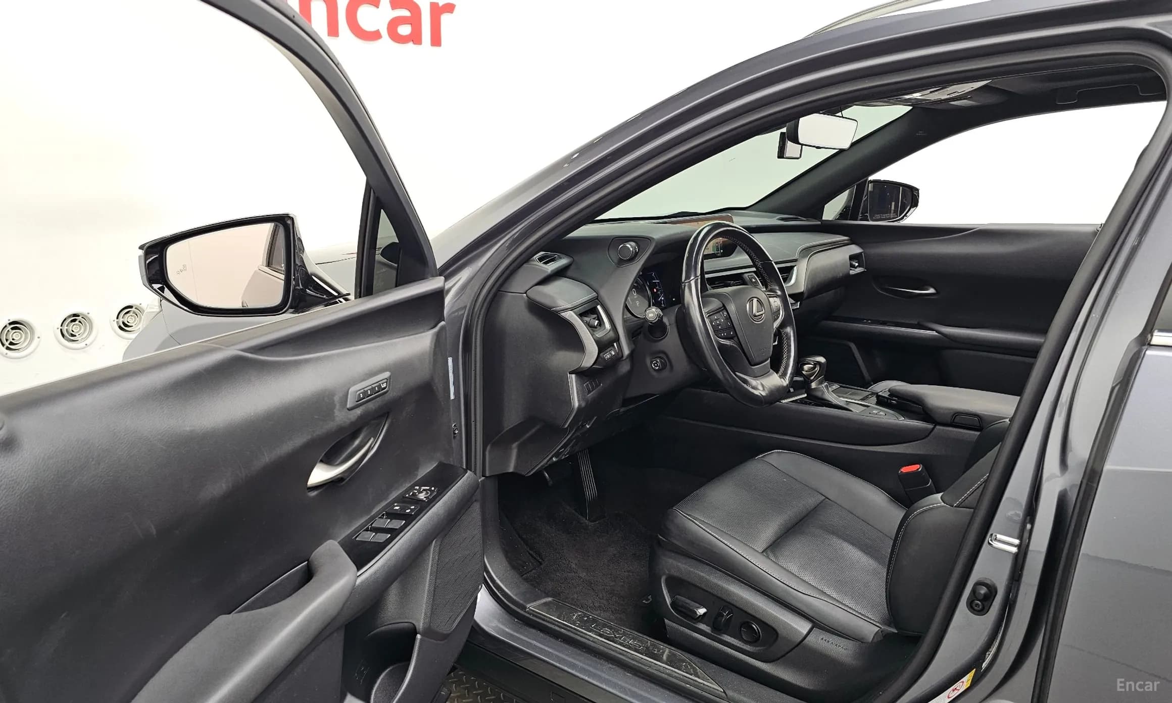 UX250h
