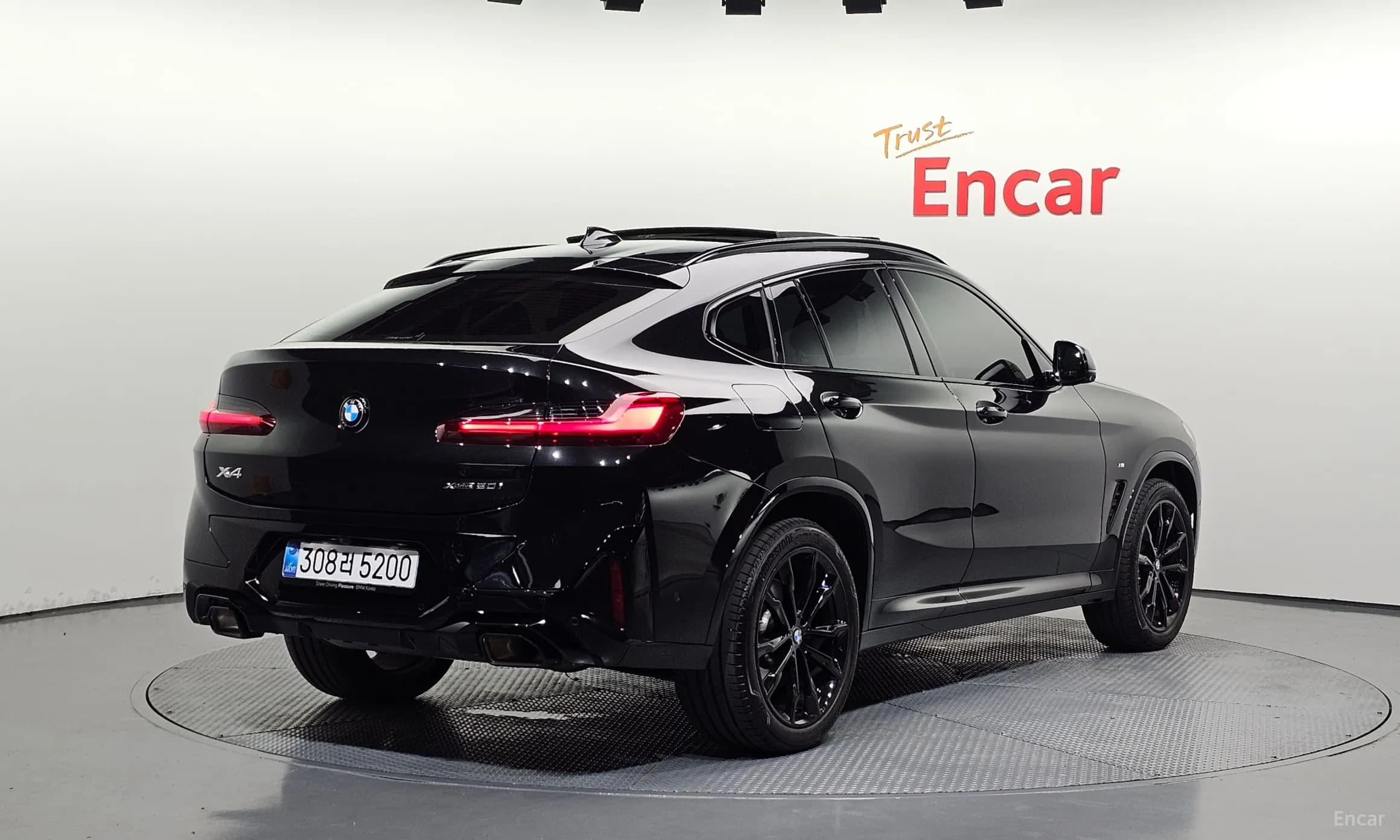 X4 (G02)