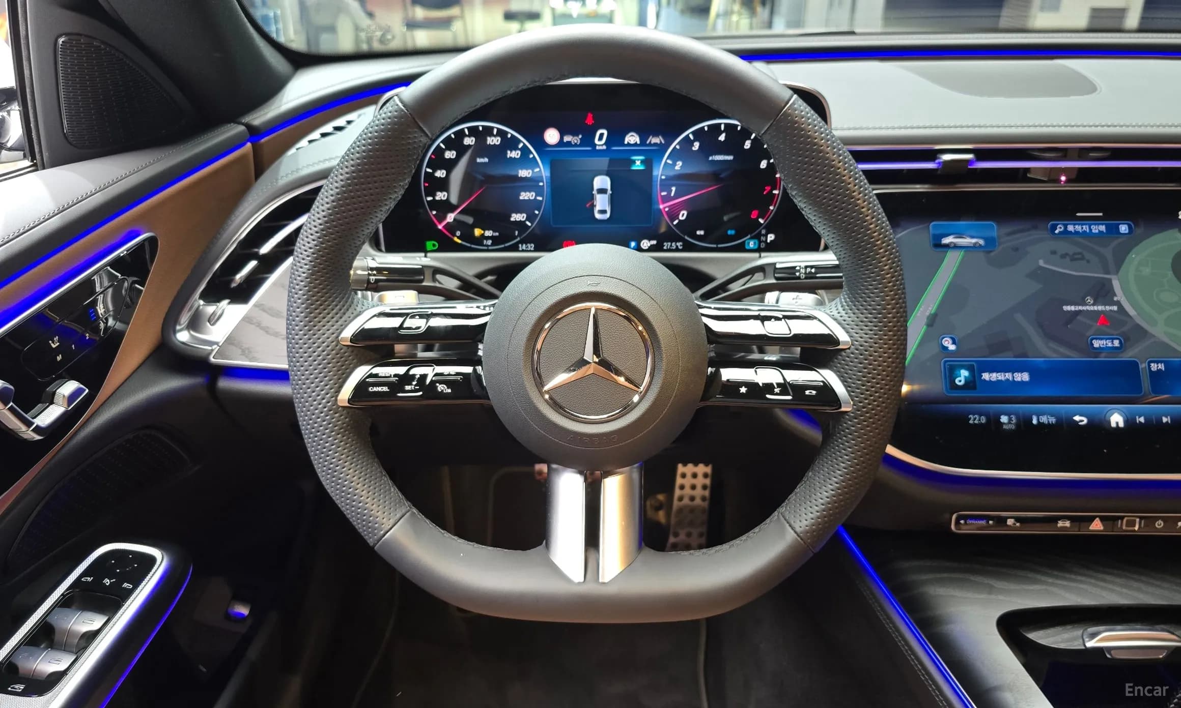 E-Class W214