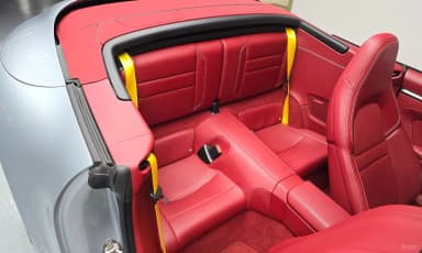 911 (992)