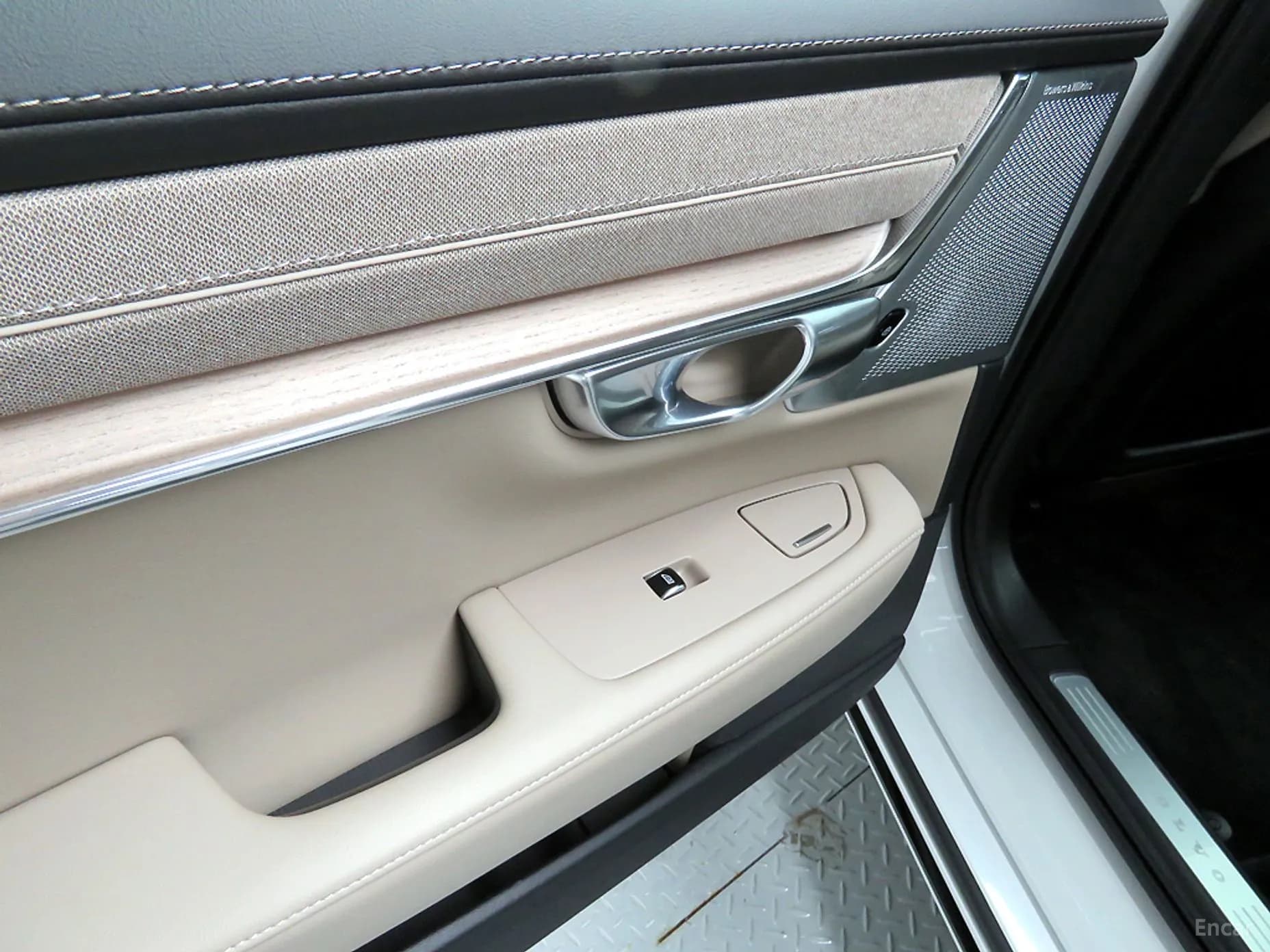 S90