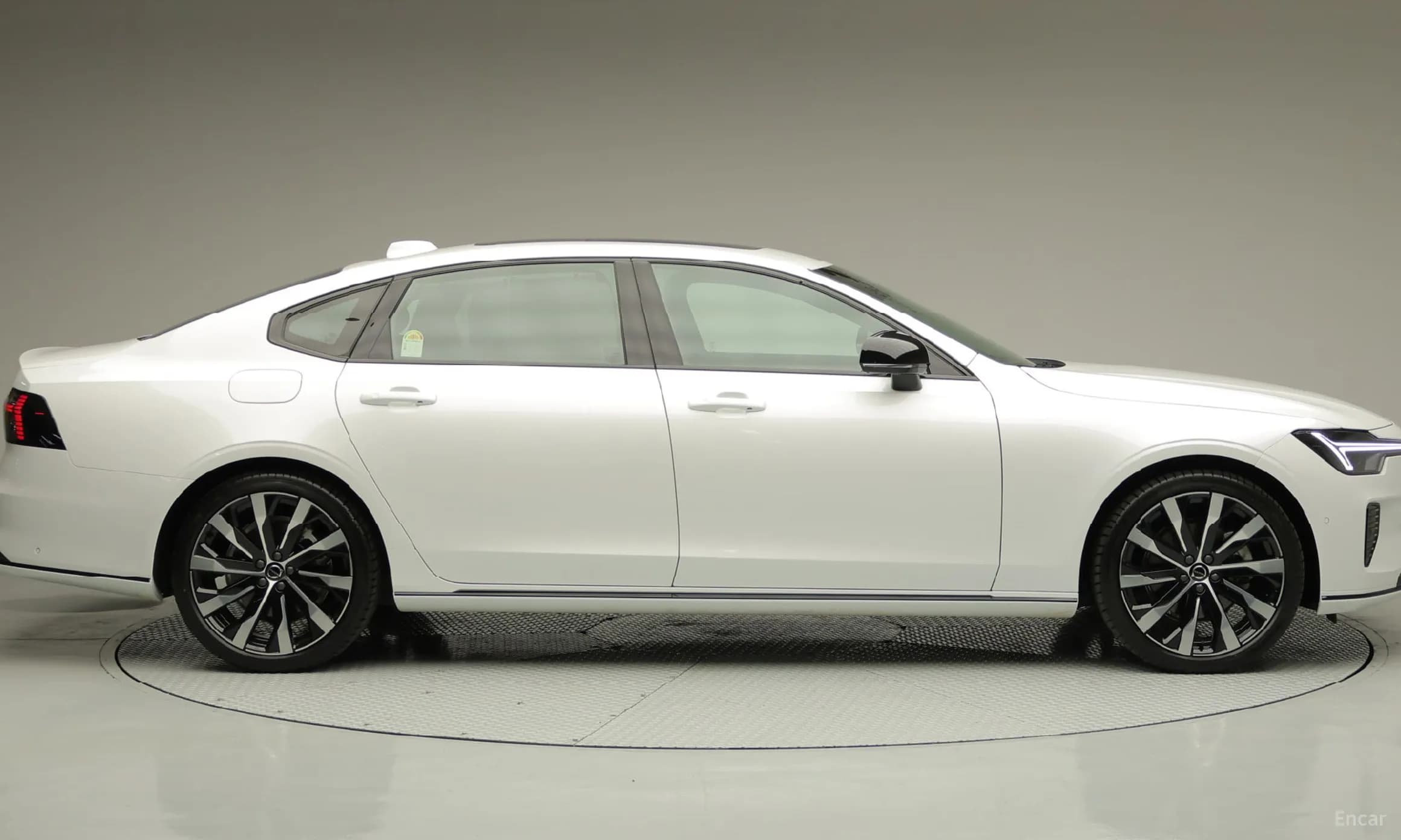 S90