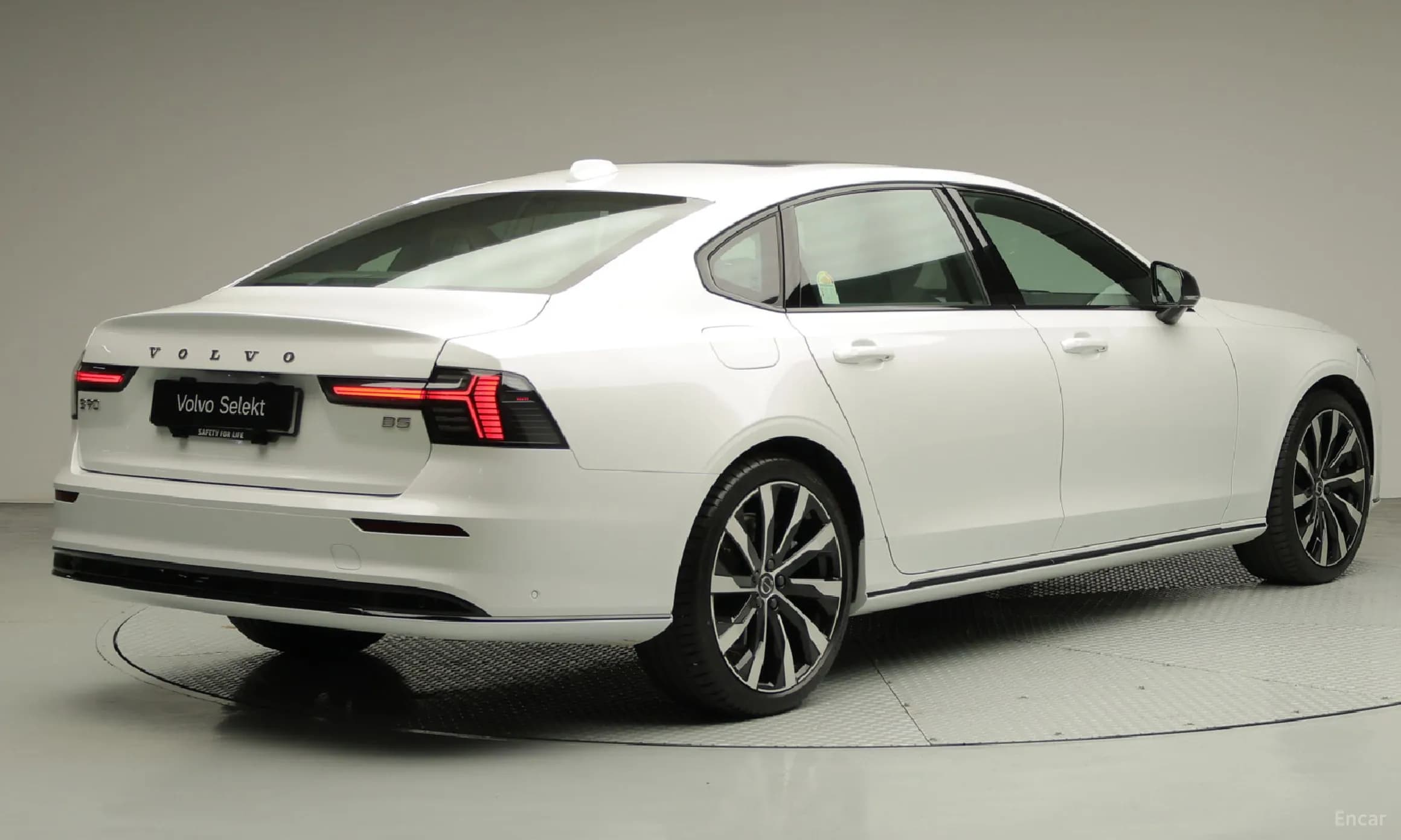 S90