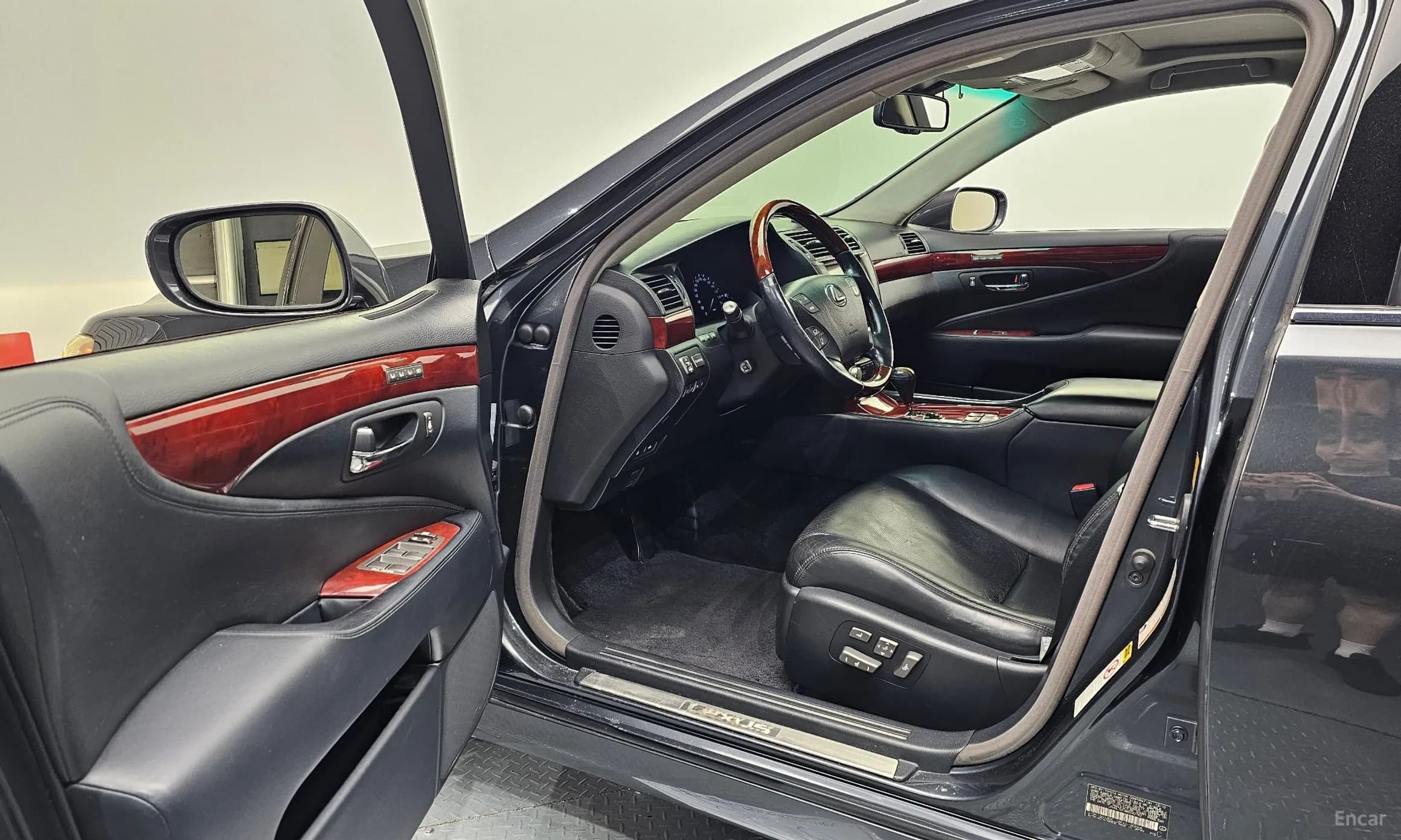 LS460L