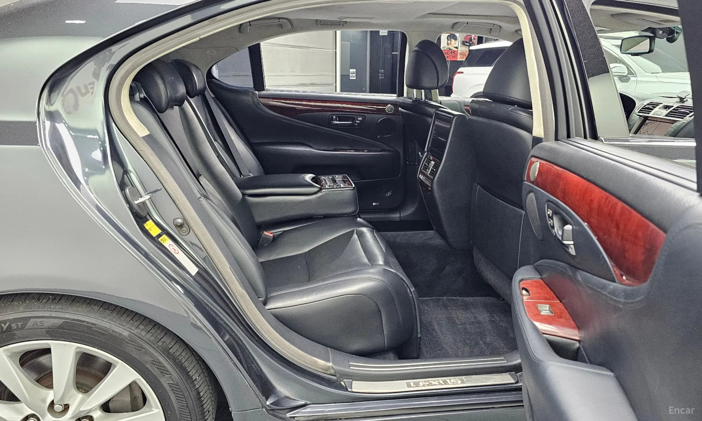 LS460L