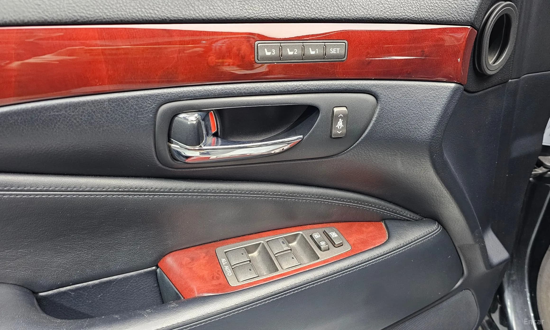 LS460L