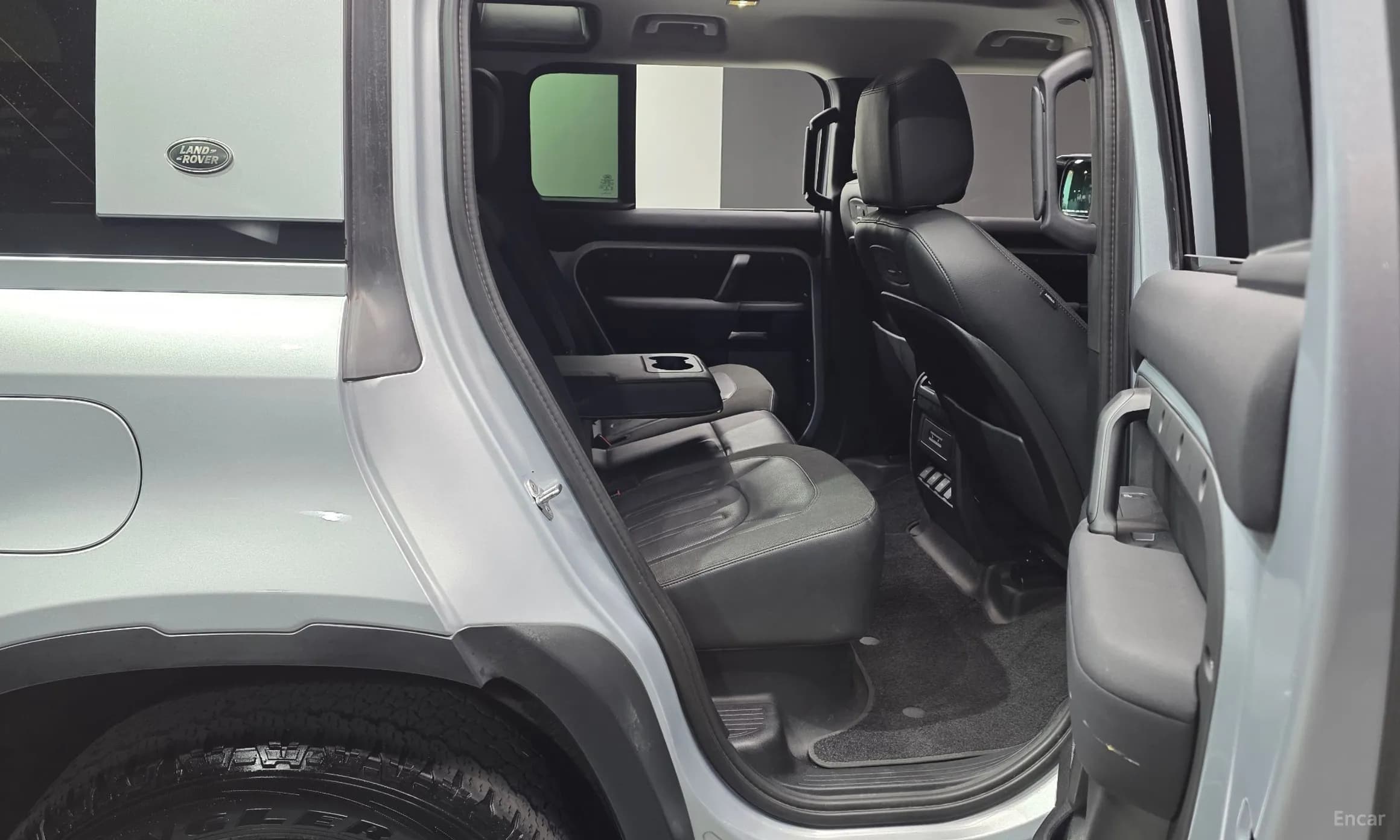 Defender (L663)