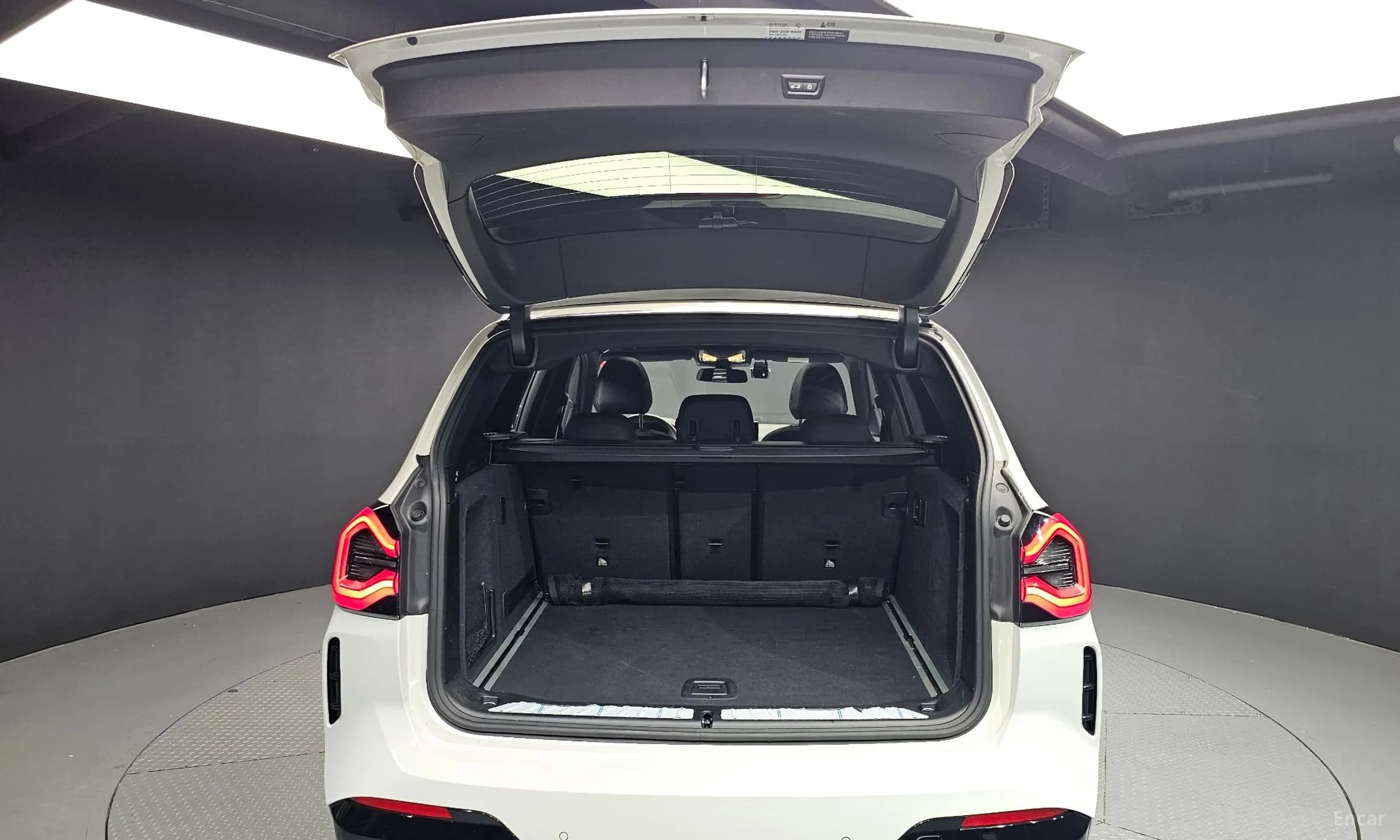 X3 (G01)