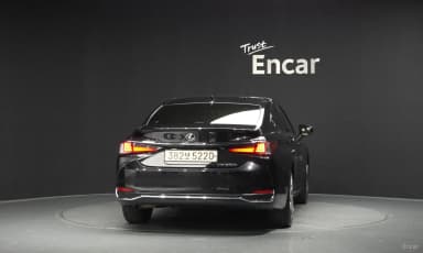 ES300h 7th Generation