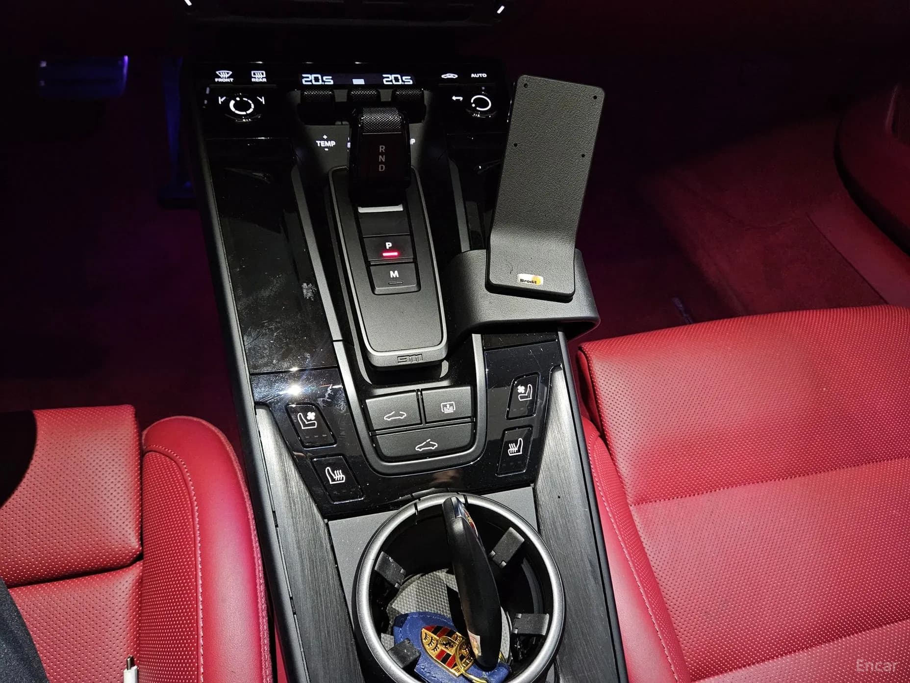 911 (992)