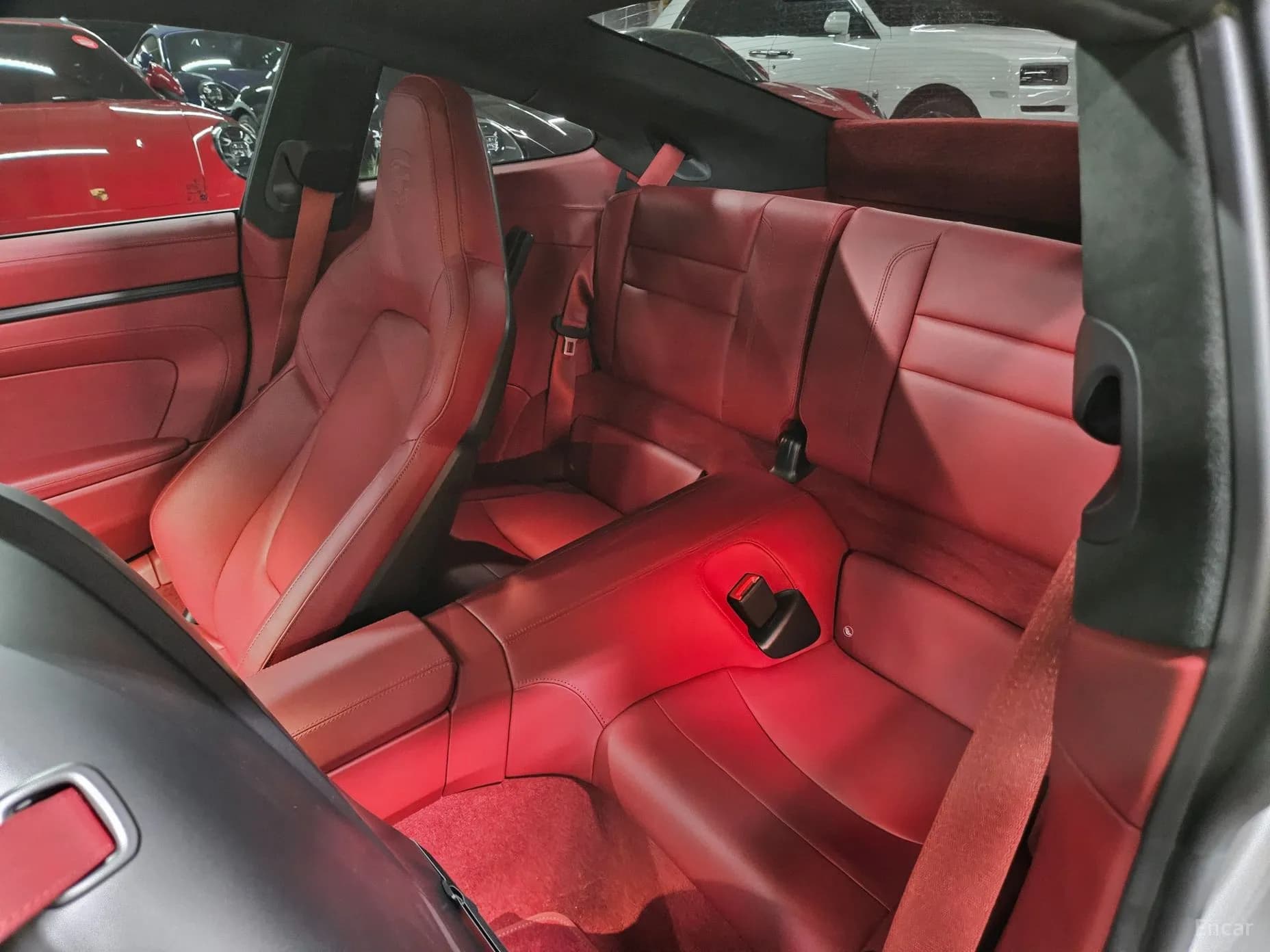 911 (992)