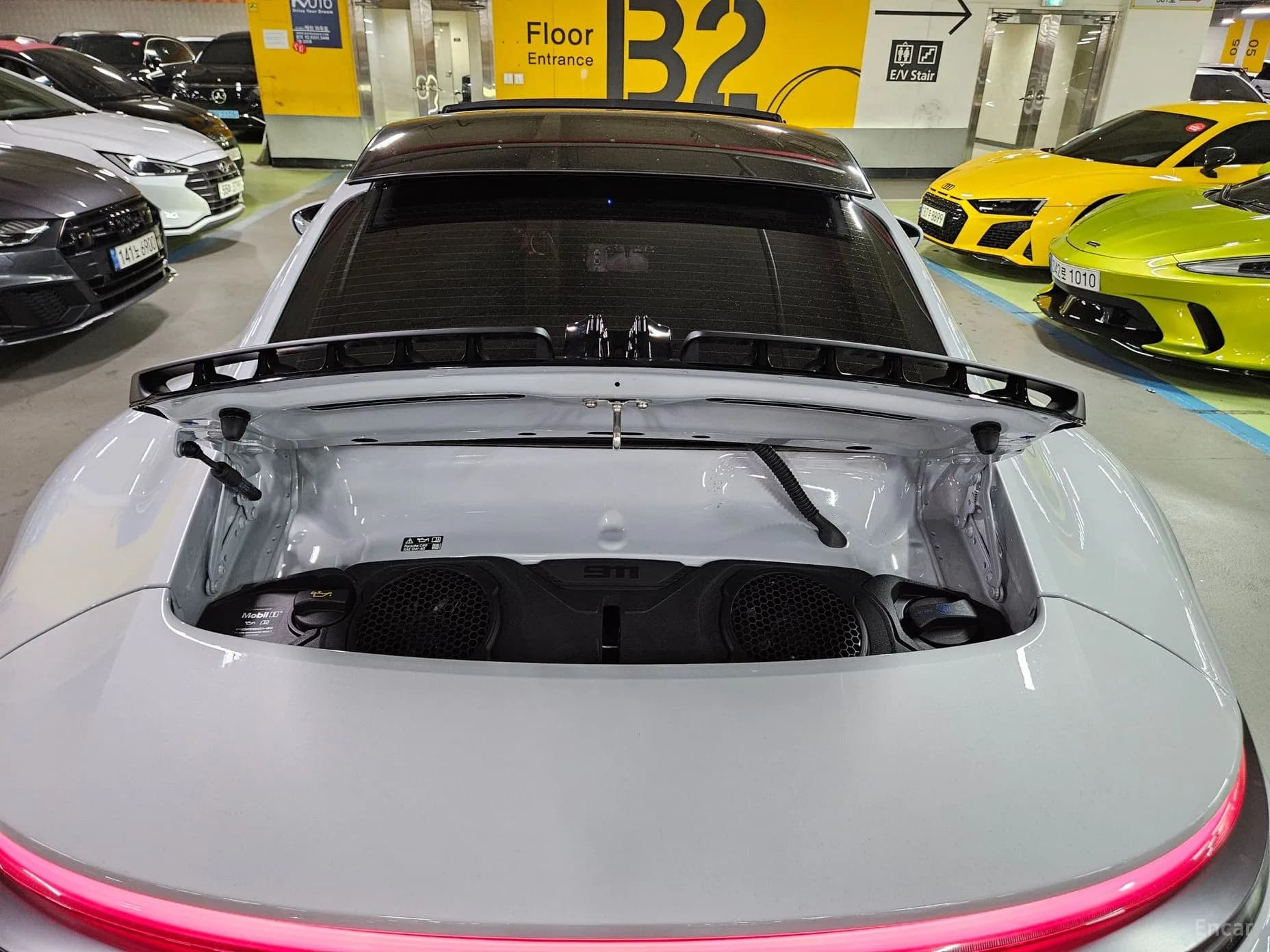 911 (992)