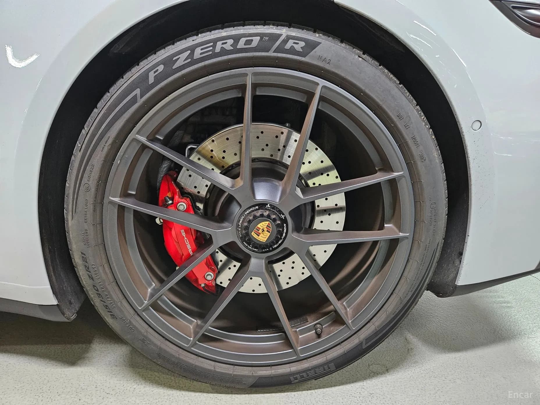 911 (992)
