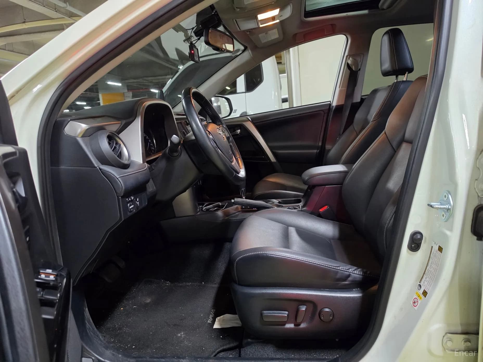 RAV4