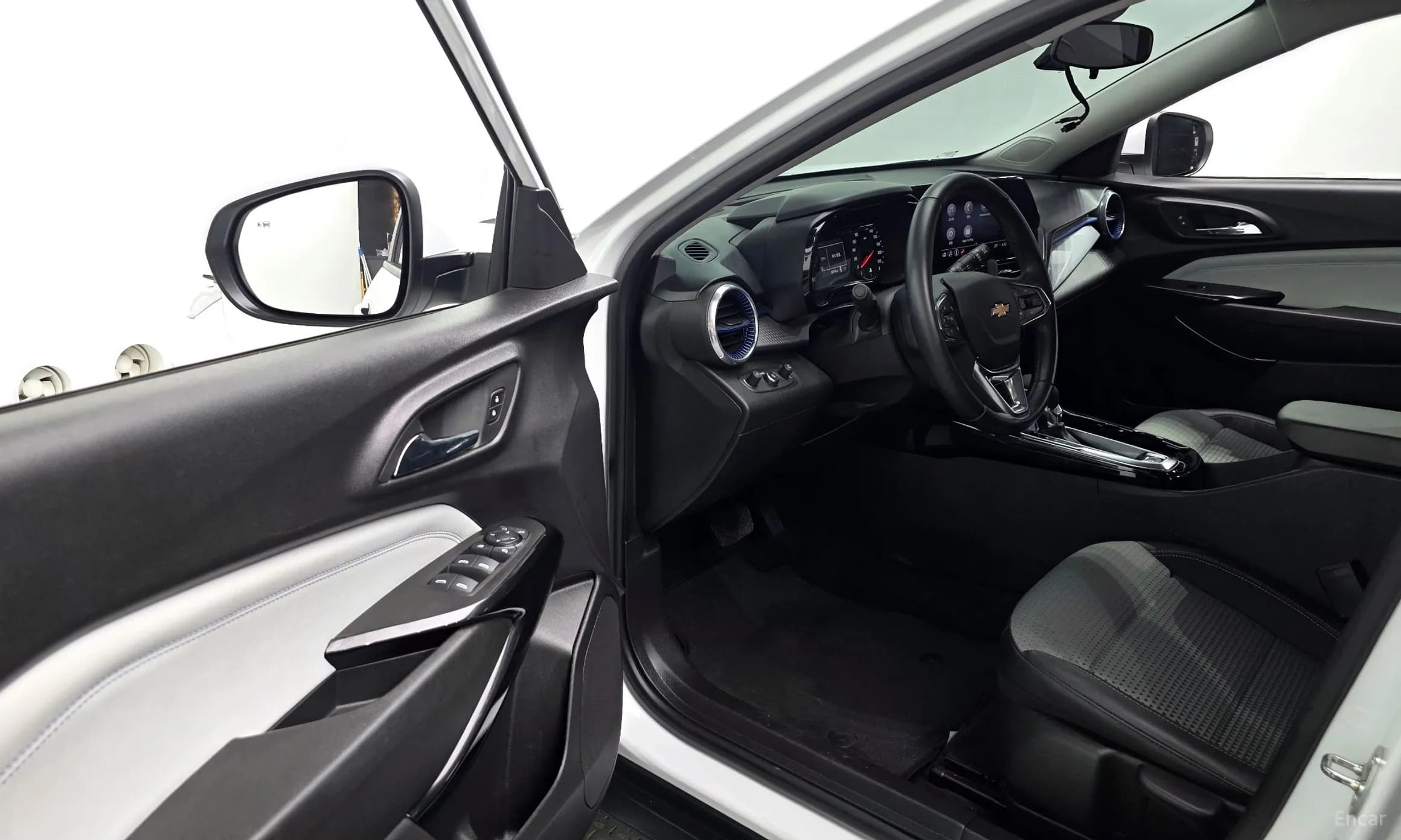 Trax Crossover