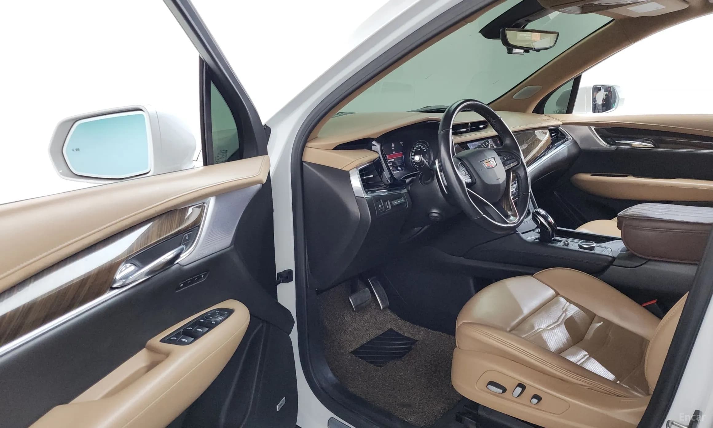 XT6