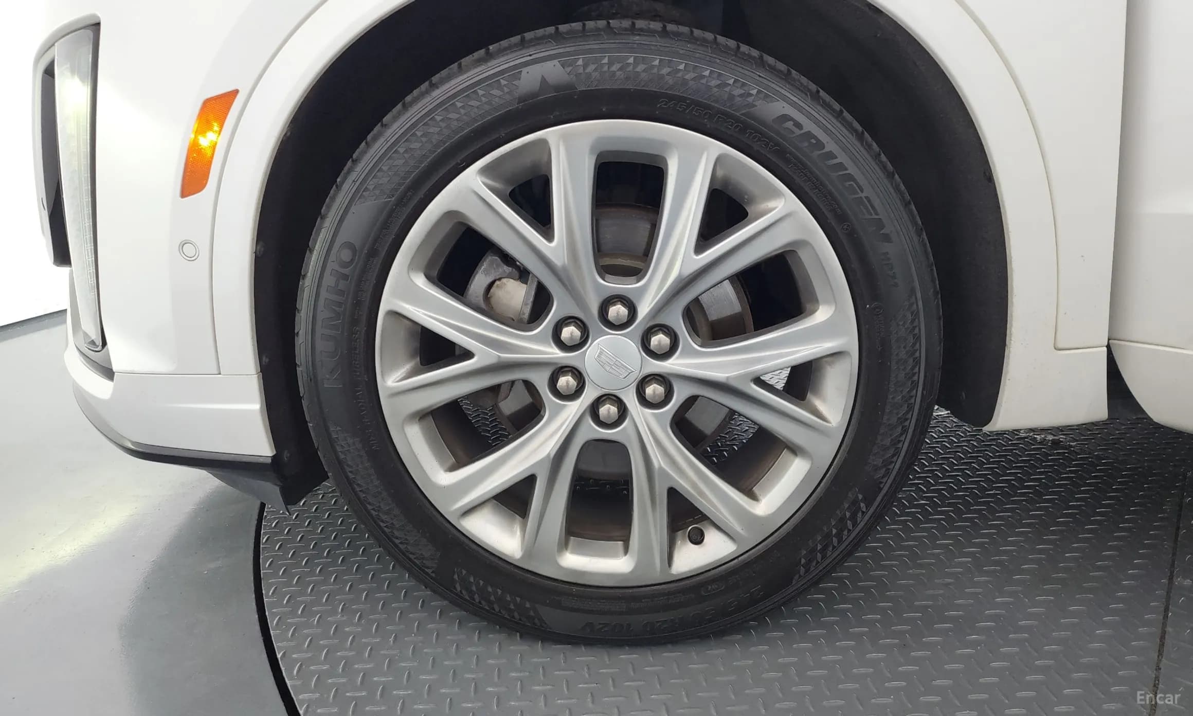 XT6