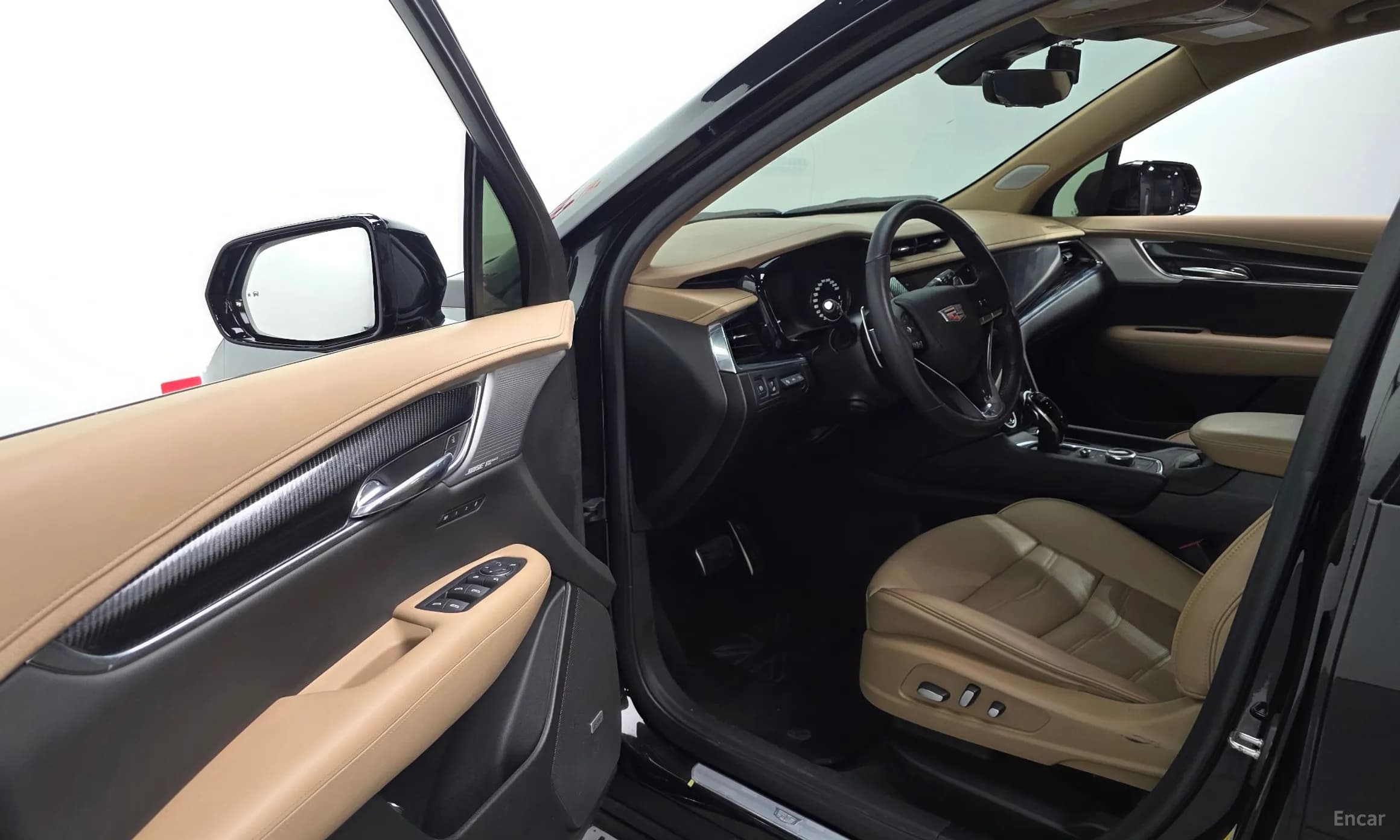 XT6