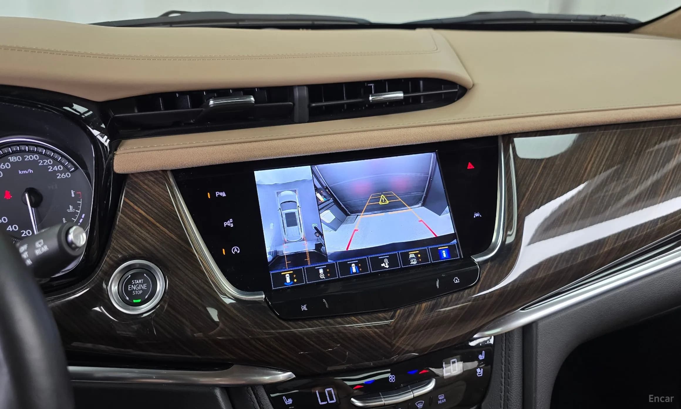 XT6
