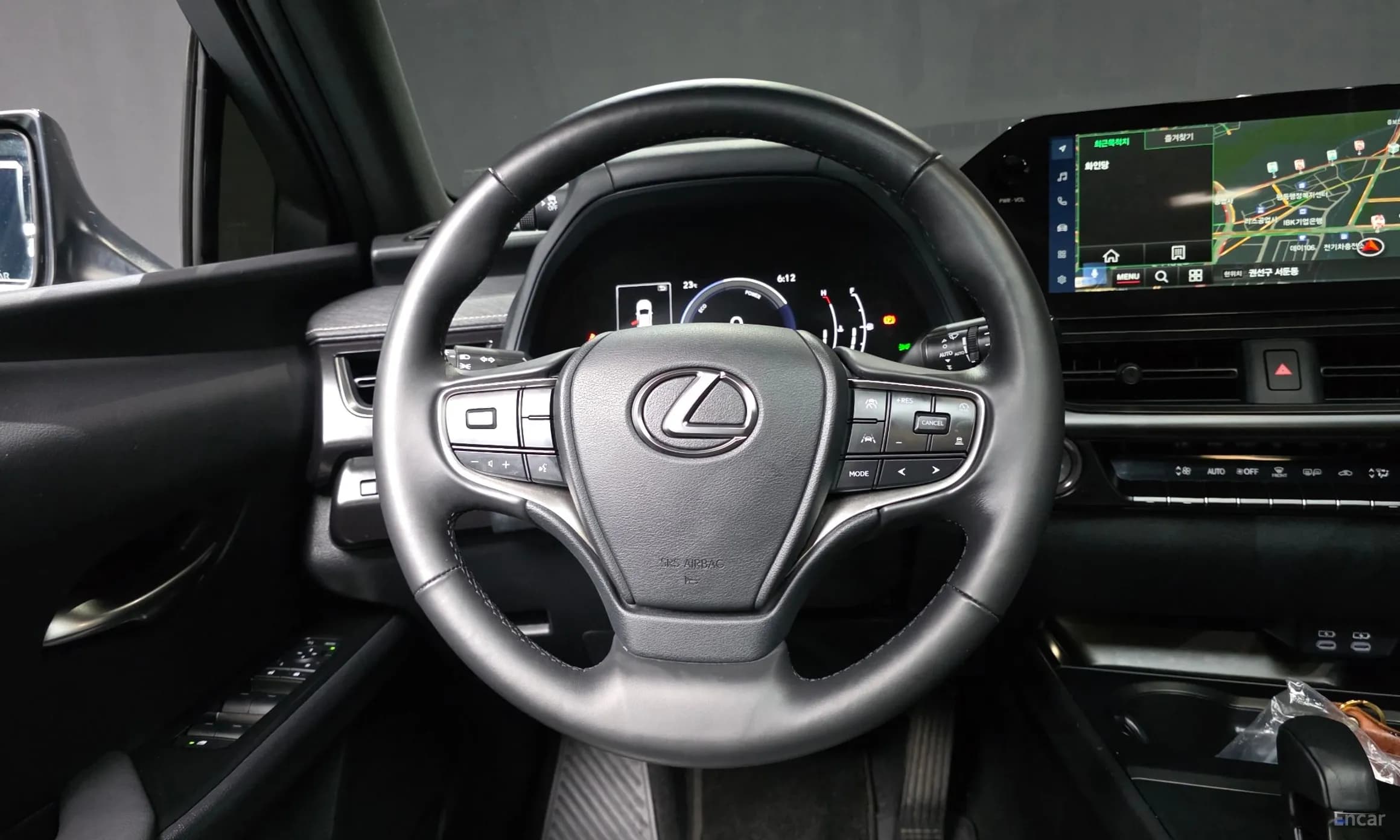 UX300h