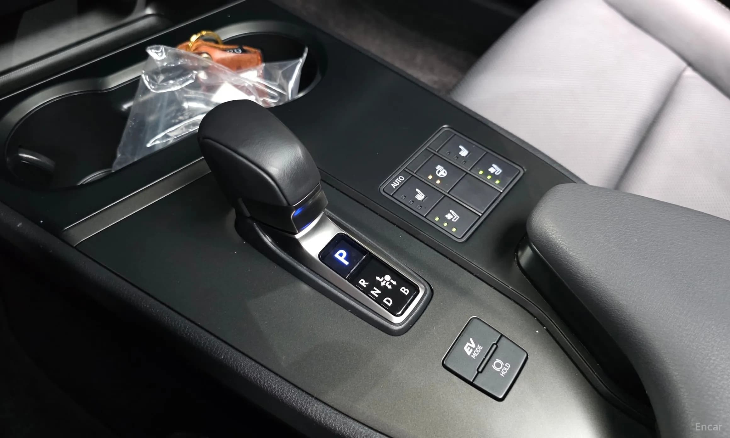 UX300h