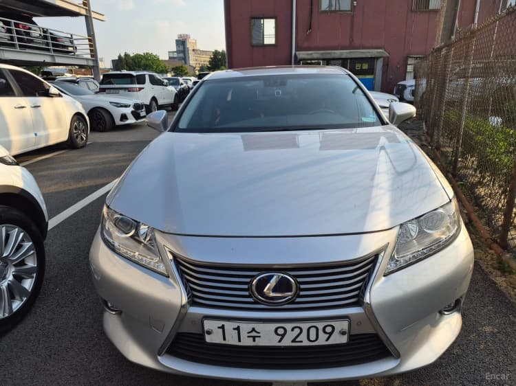 New ES300h