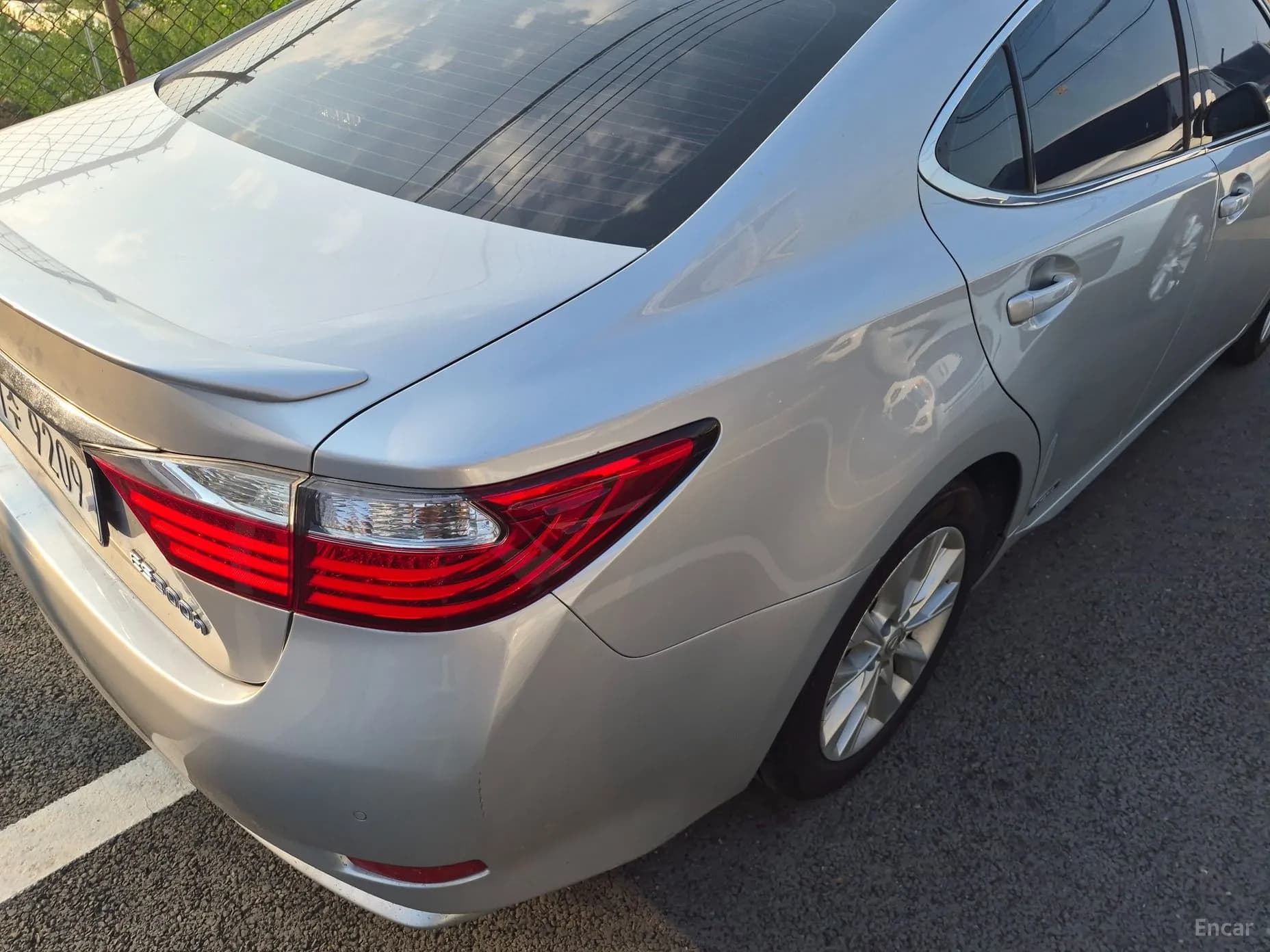 New ES300h