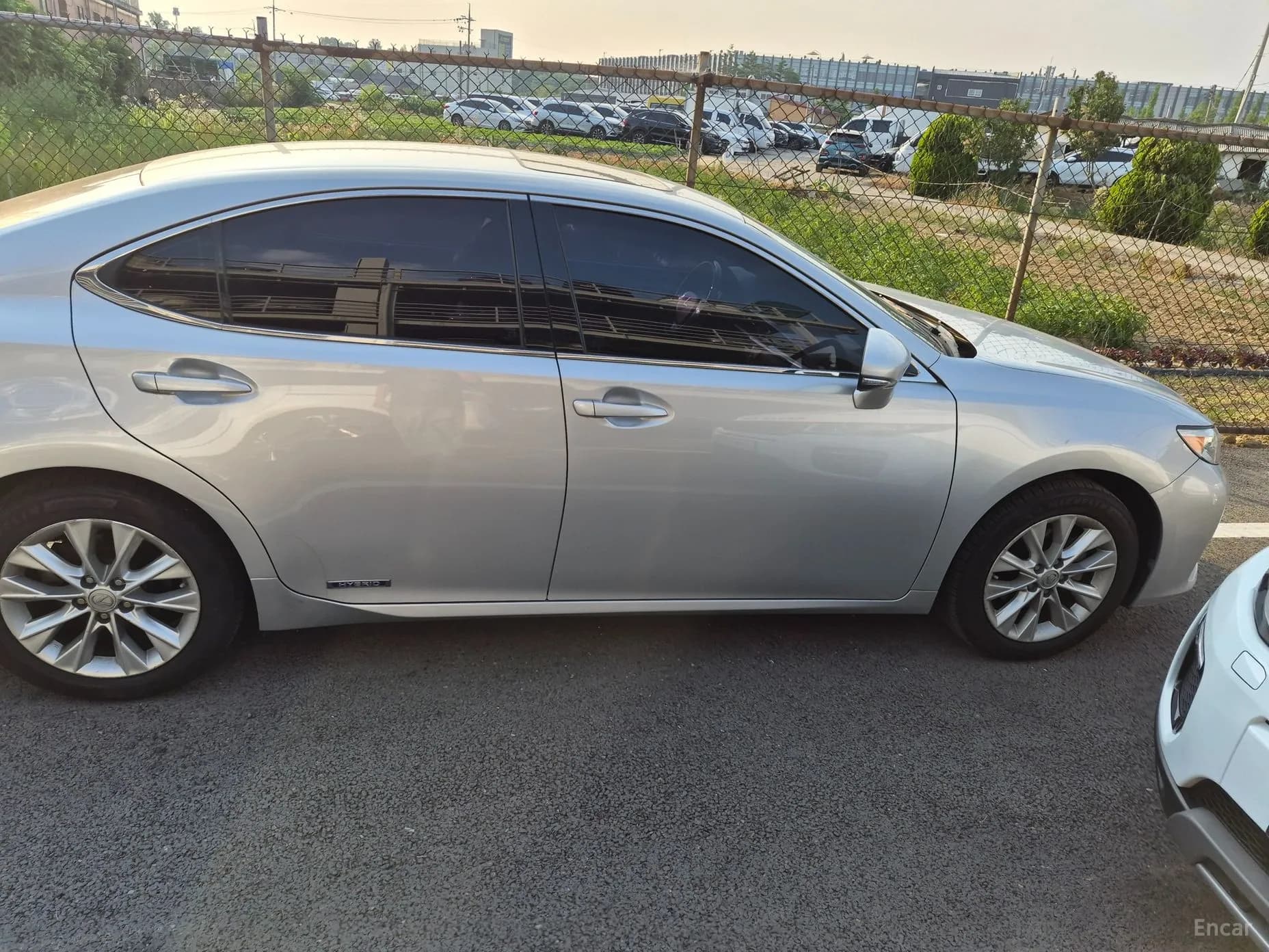 New ES300h