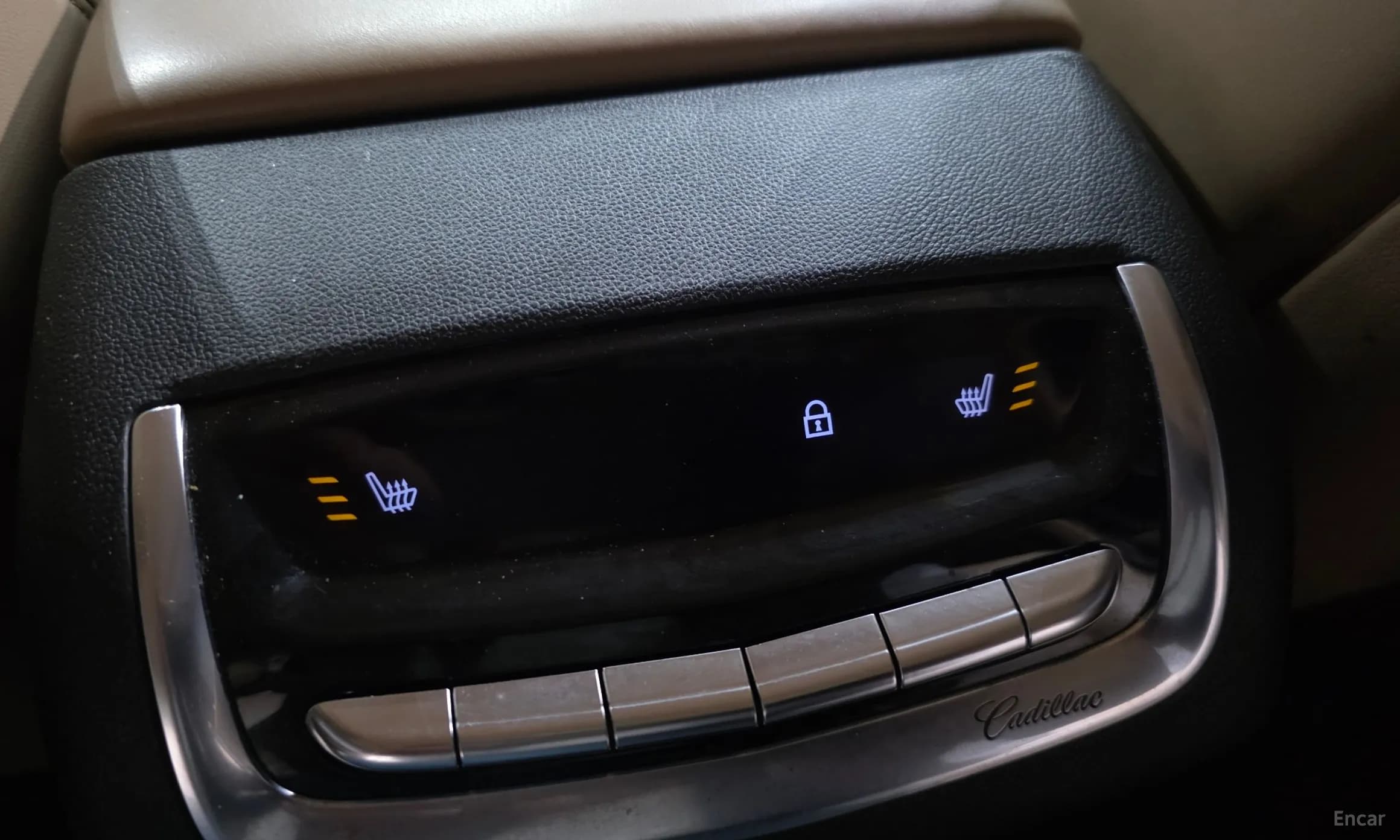 XT6