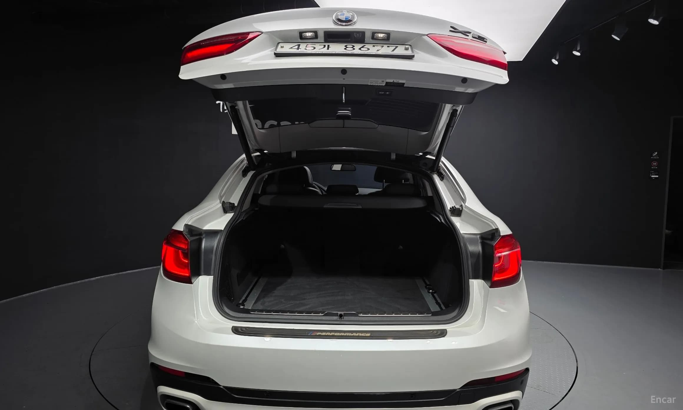 X6 (F16)