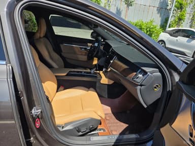 S90