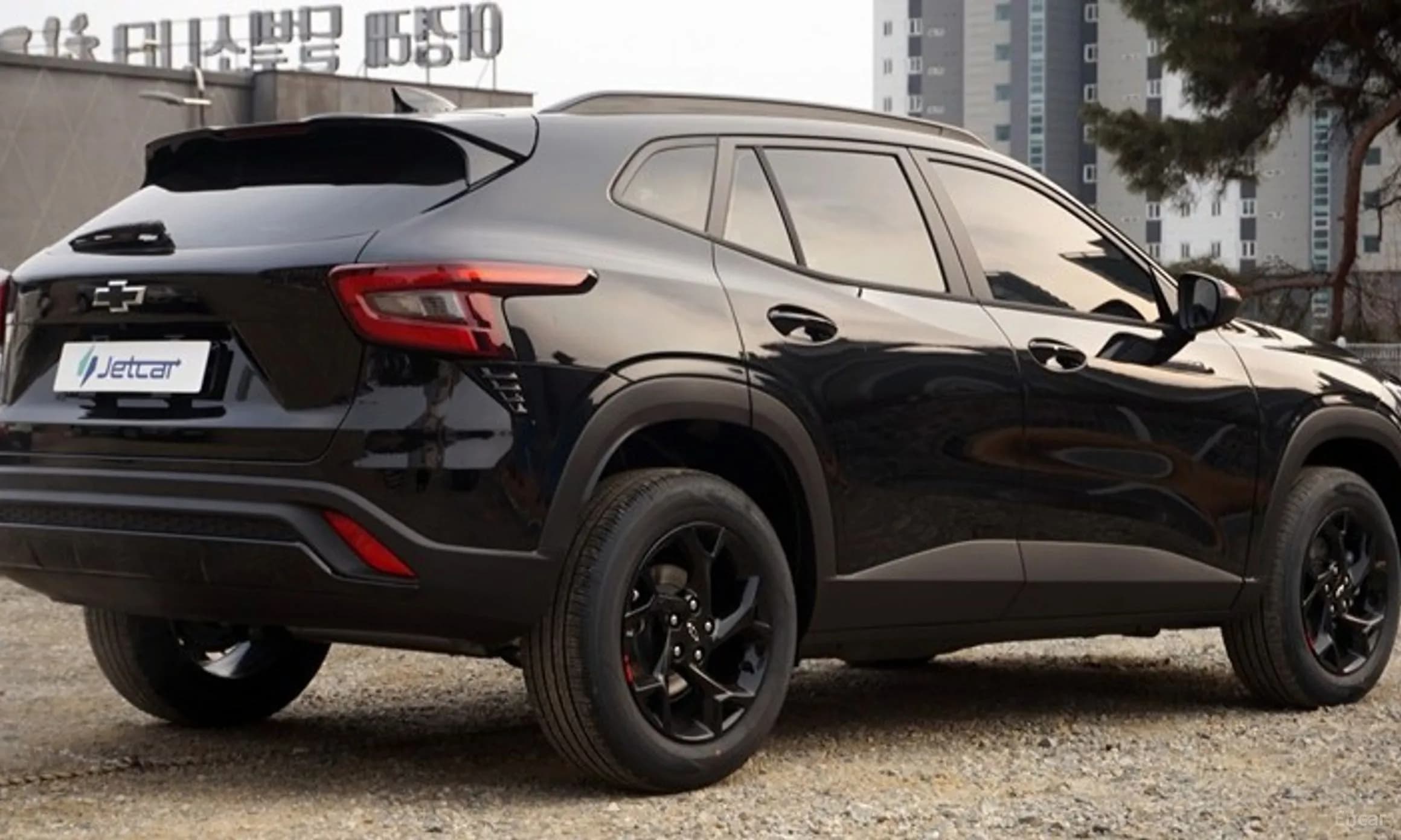 Trax Crossover