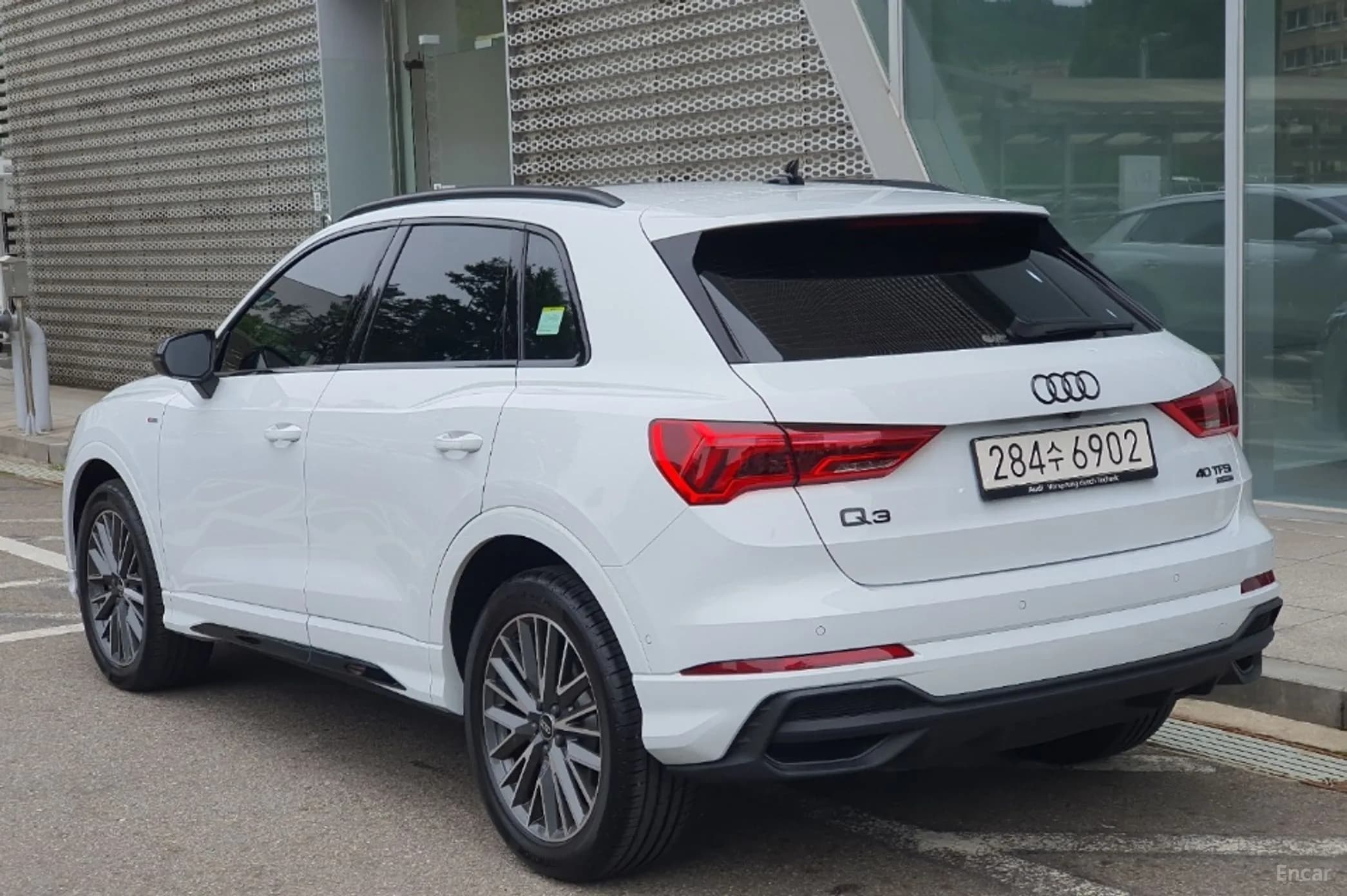 Q3 (F3)