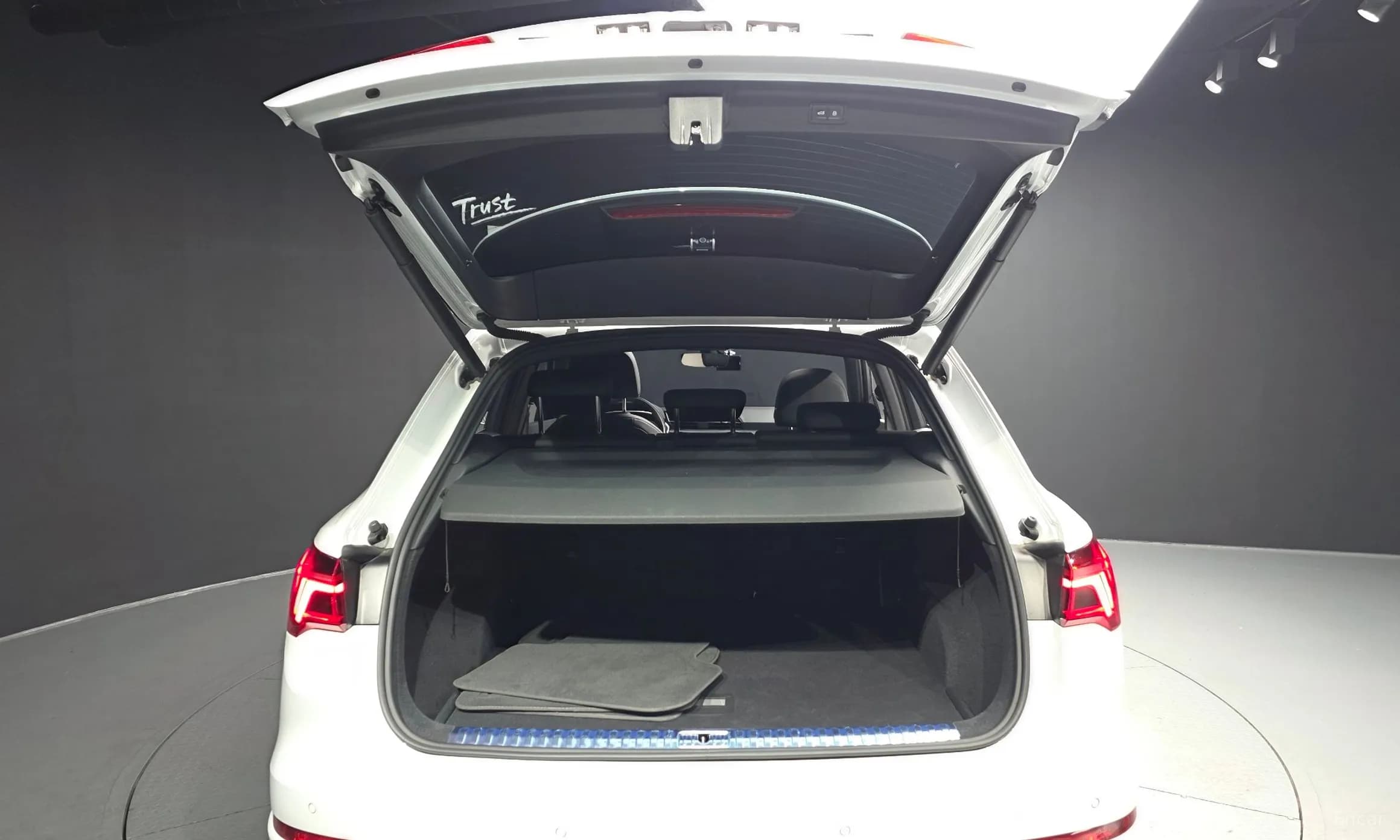 Q3 (F3)