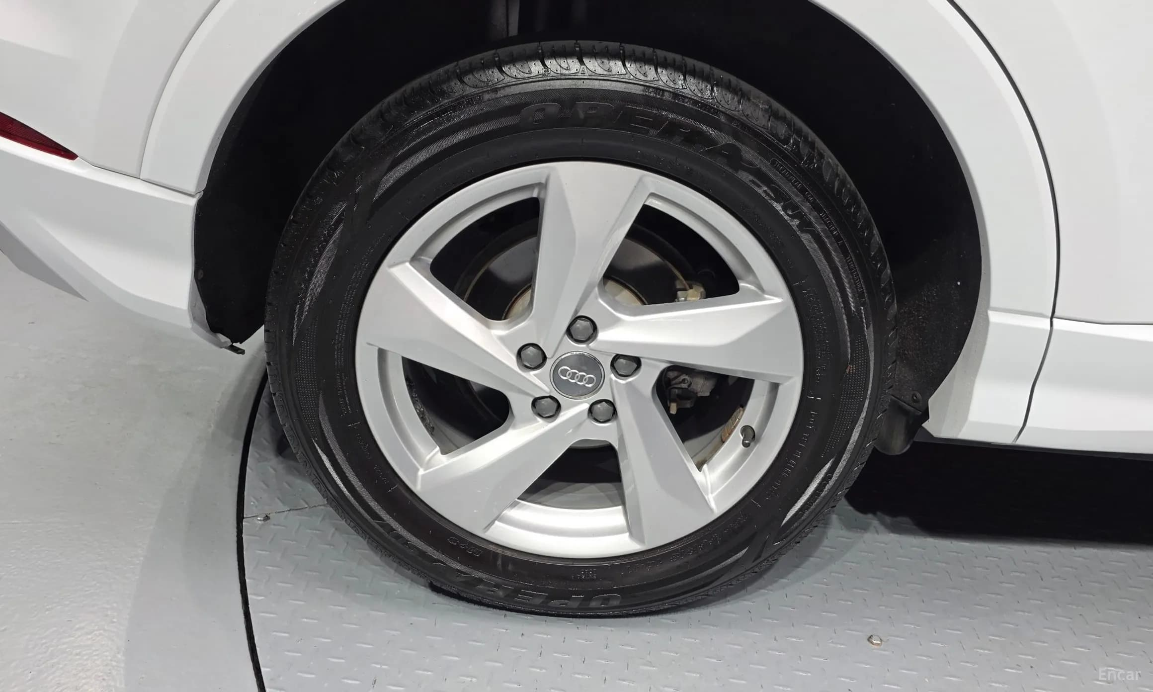 Q3 (F3)