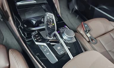 X4 (G02)