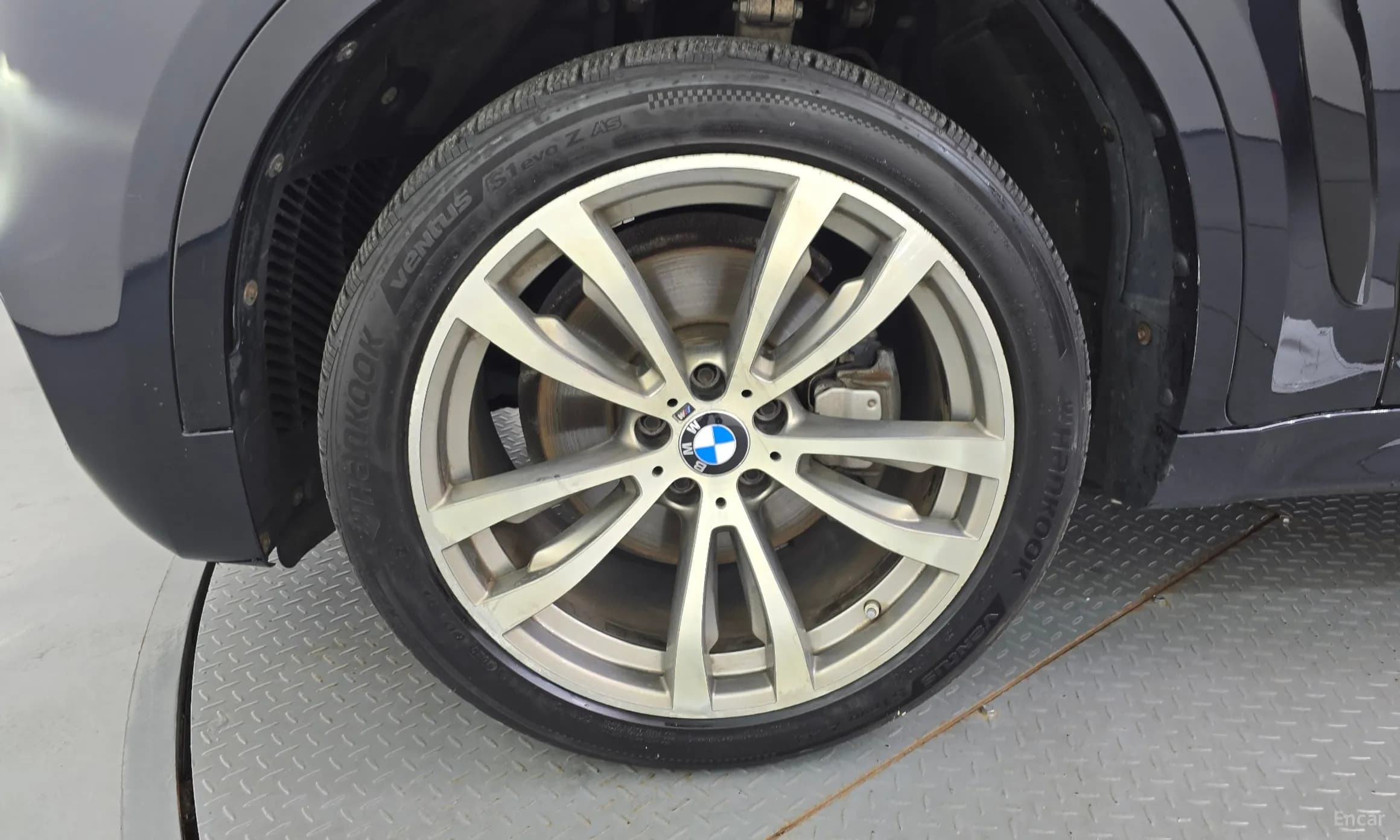 X6 (F16)