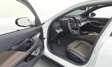 5 Series (G60)