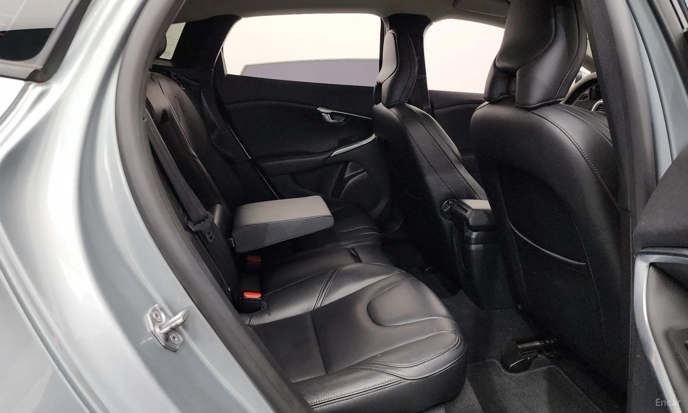 V40