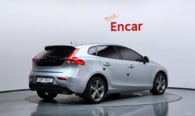 V40