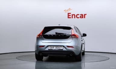 V40