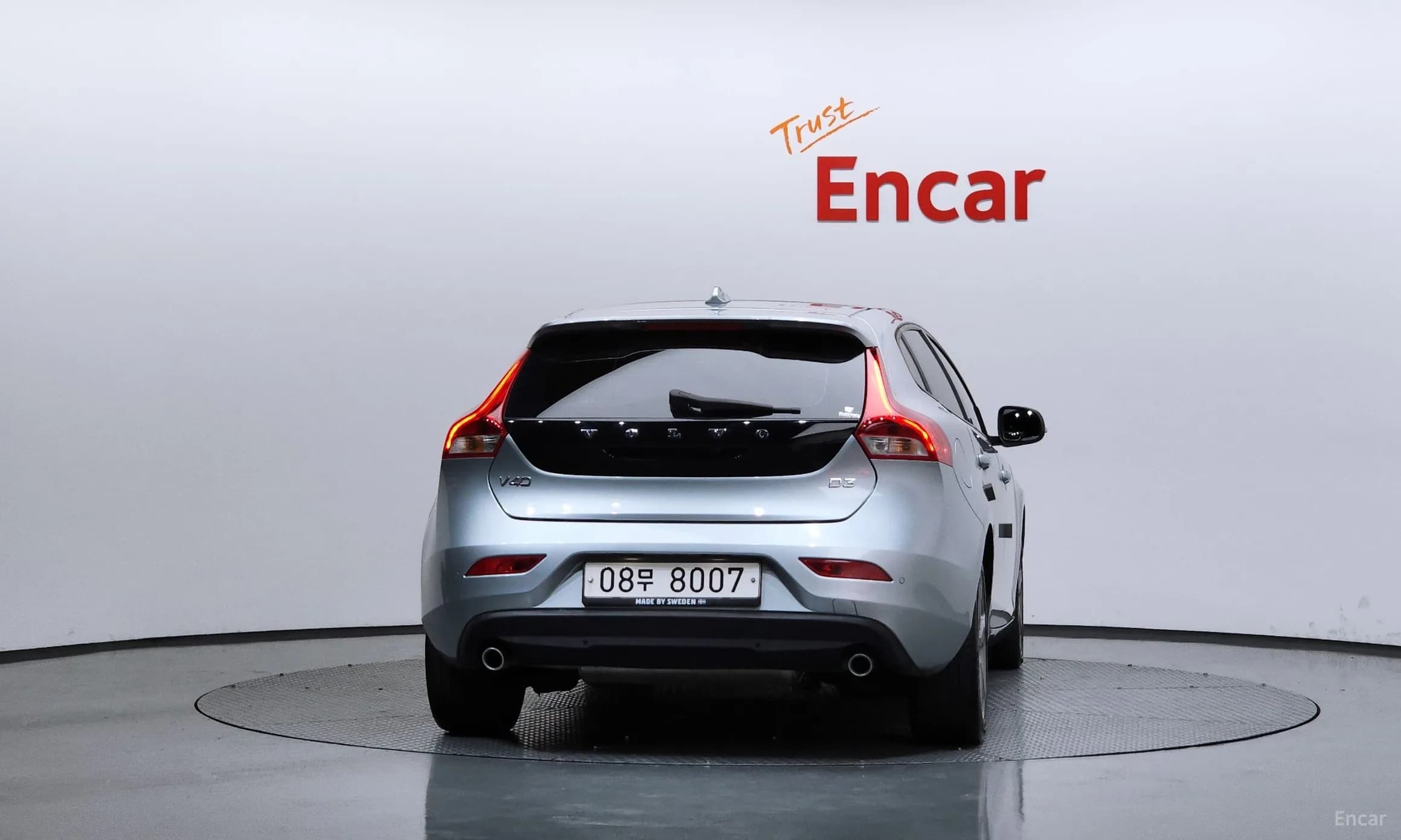 V40