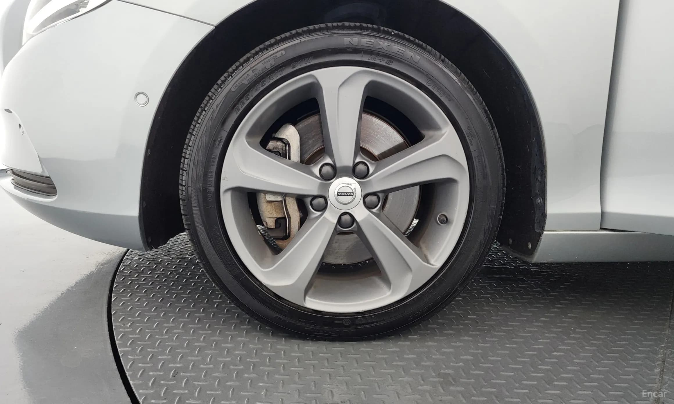 V40