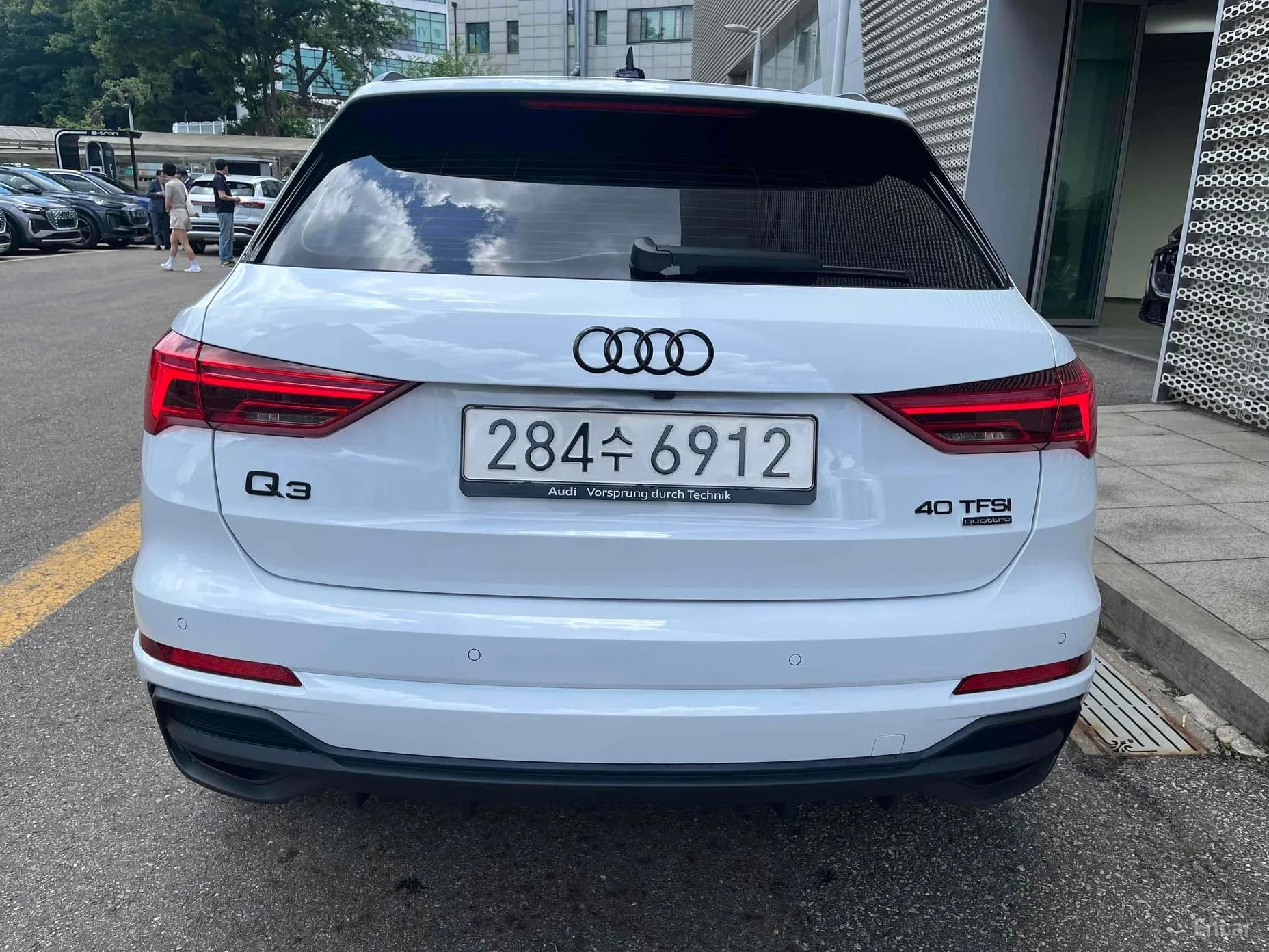 Q3 (F3)