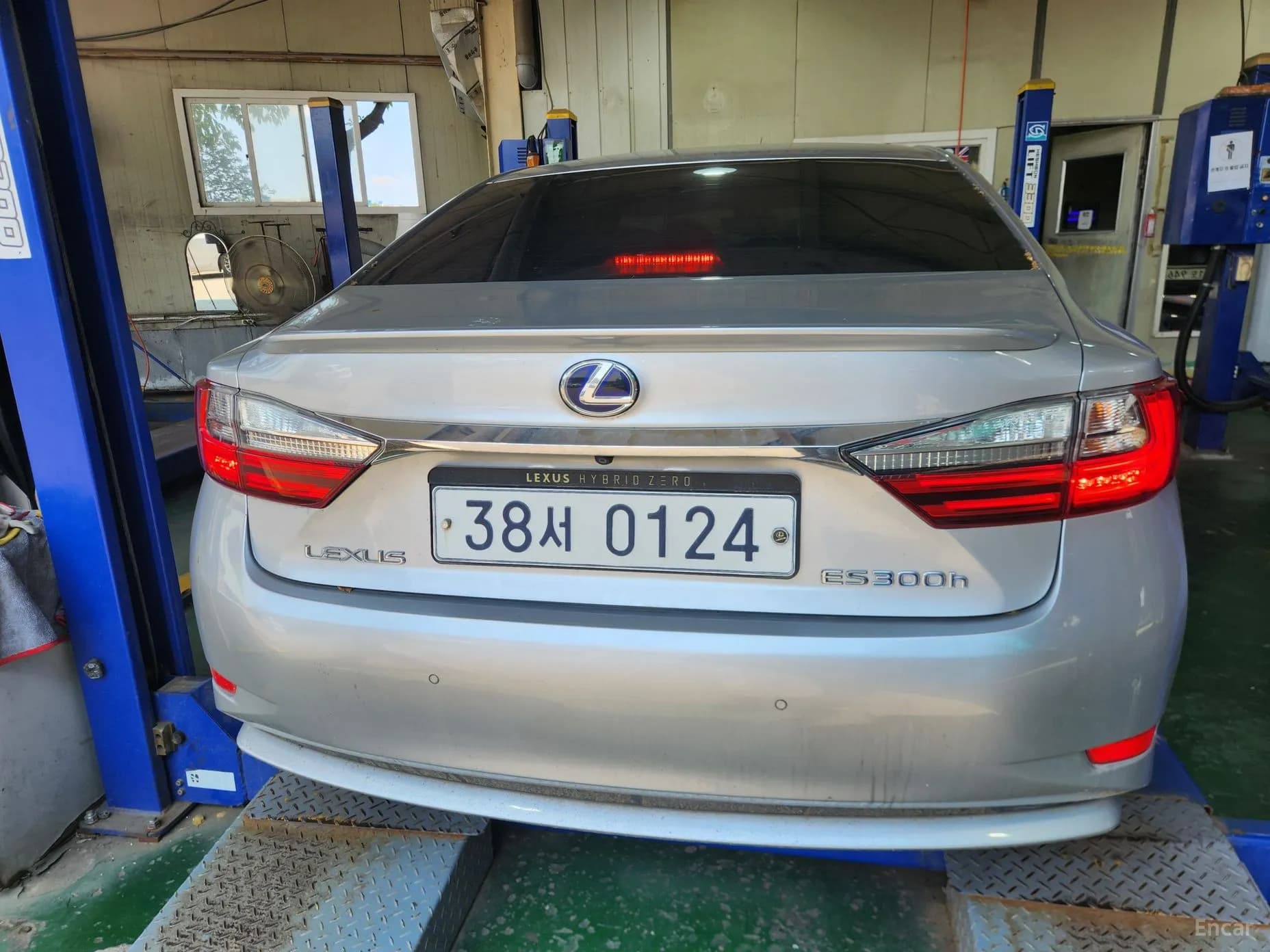 New ES300h