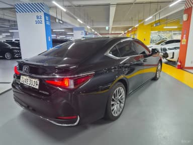 ES300h 7th Generation