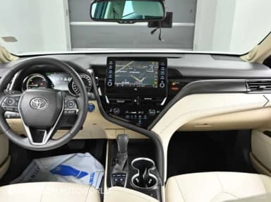 Camry (XV70)