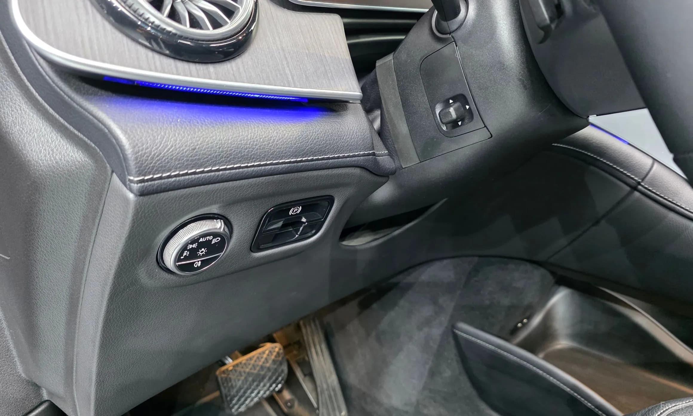 EQE SUV X294